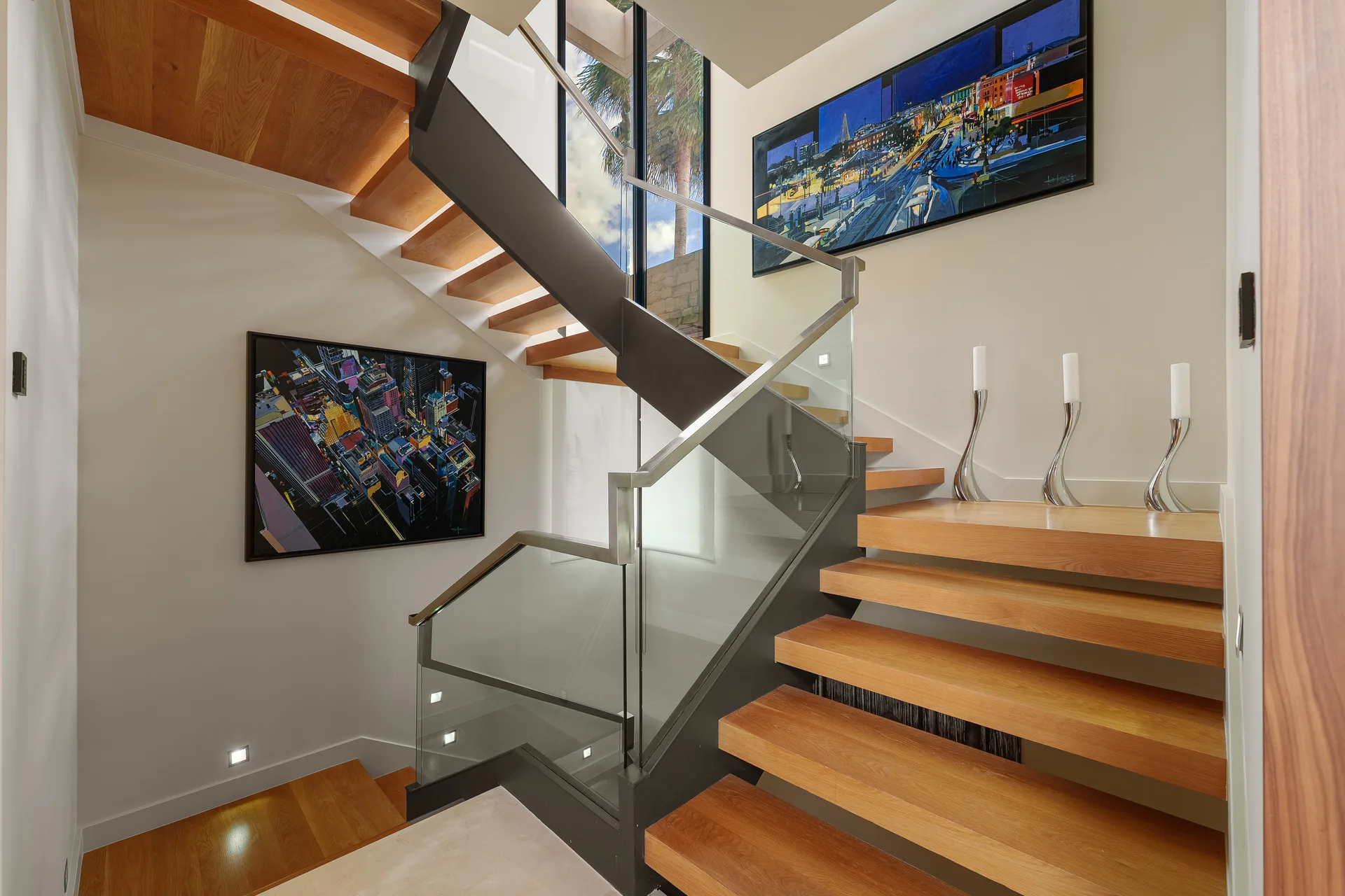 Frontline Golf Contemporary Villa — Villa Tucan — property photograph 2