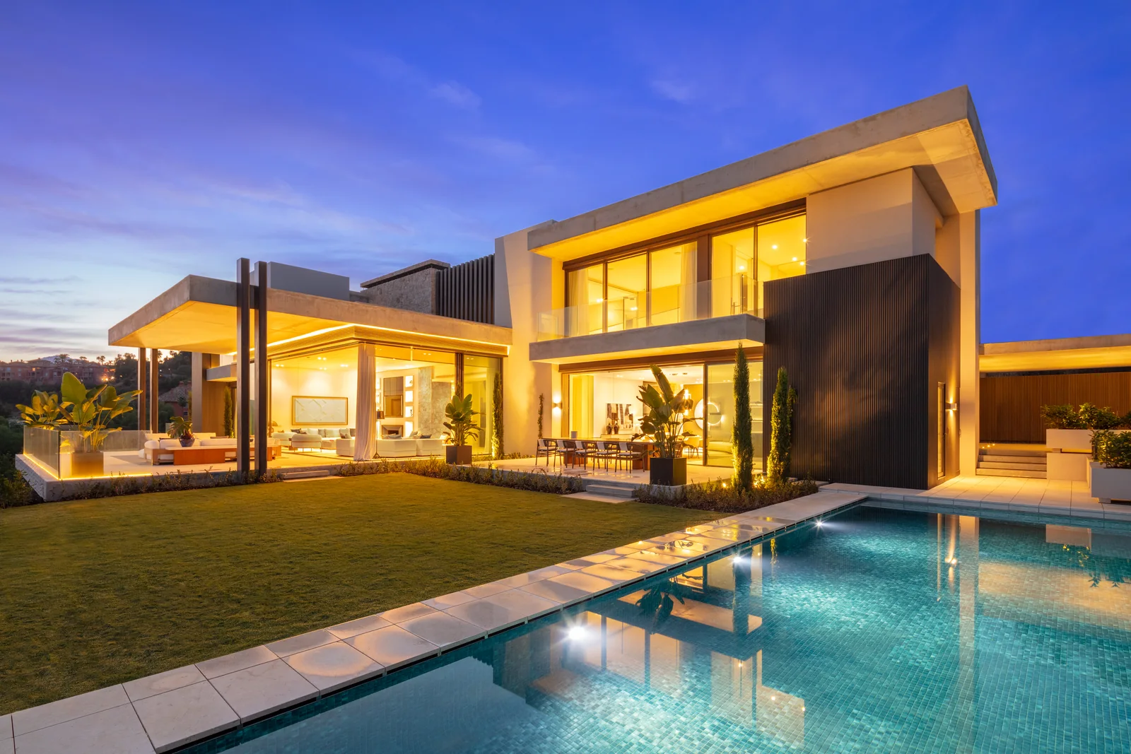The Hills 8 — property photograph 1